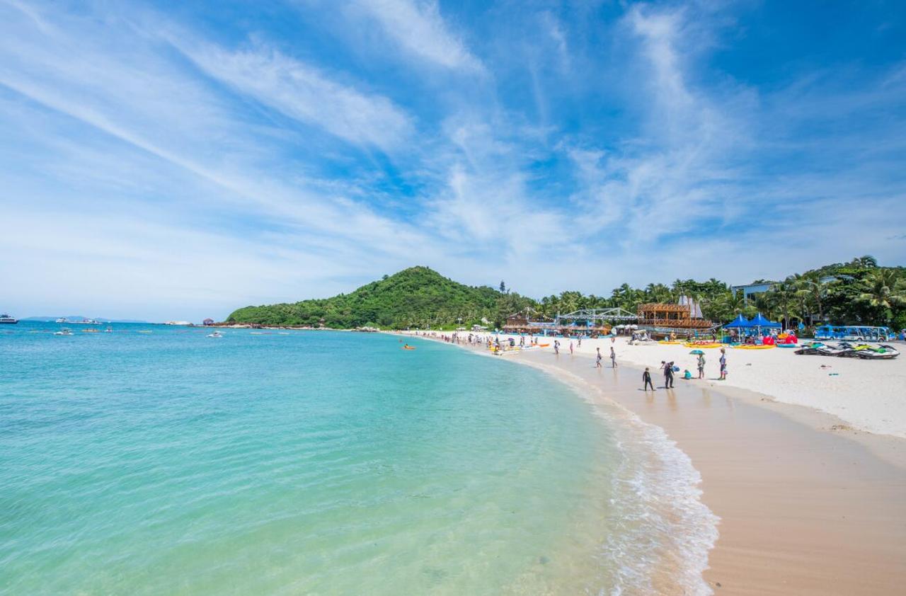 2025年12月18日海南自贸港全岛封关，对国内贸易影响显著。封关首周，离岛免税