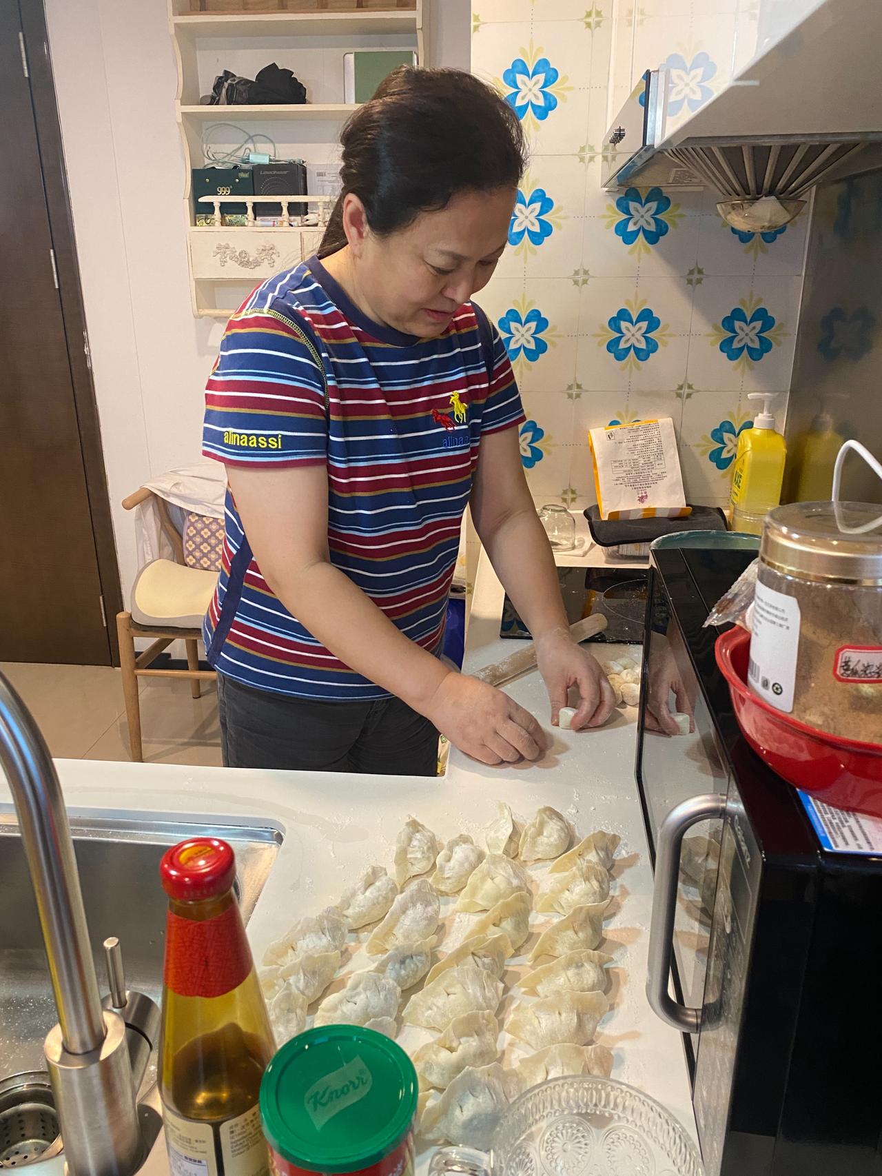 今天是我在深圳红山的出诊日，从早上7点一直忙到晚上7点，除了中午短暂休息1个小时