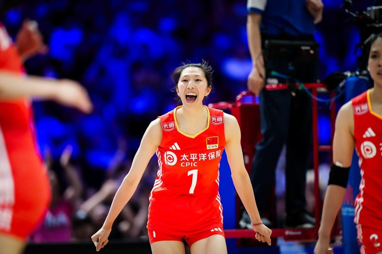 2025世界女排联赛中国女排中国体育报苏畅：中国女排收获信心静待成长一场定胜负的