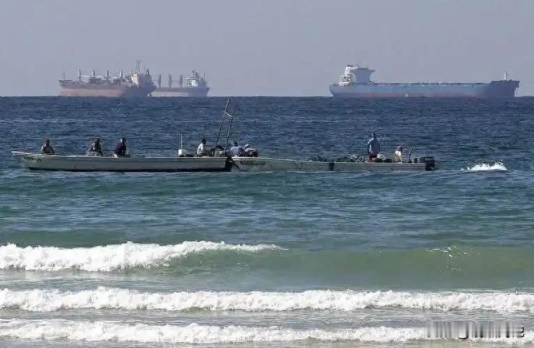 特朗普被耍！
“感谢多国”沦为笑柄，能源战争全面失控。
 
4月17日伊朗外长宣