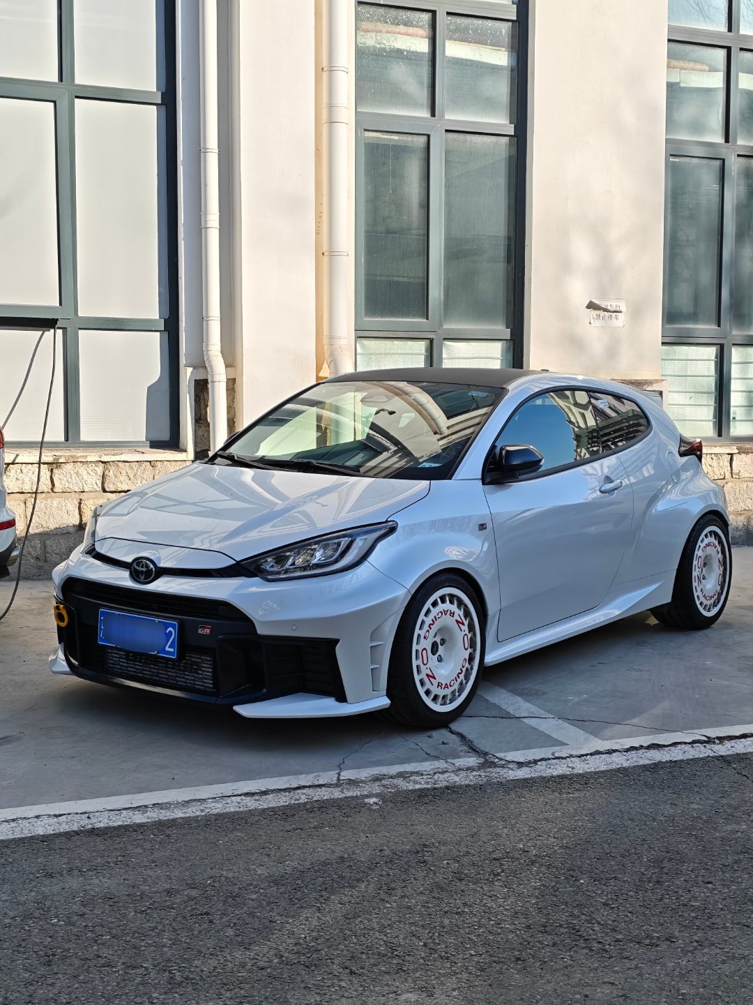 国内目前最火的小钢炮GR雅力士~牛逼的是它本身是WRC拉力赛车的民用版~所以四驱