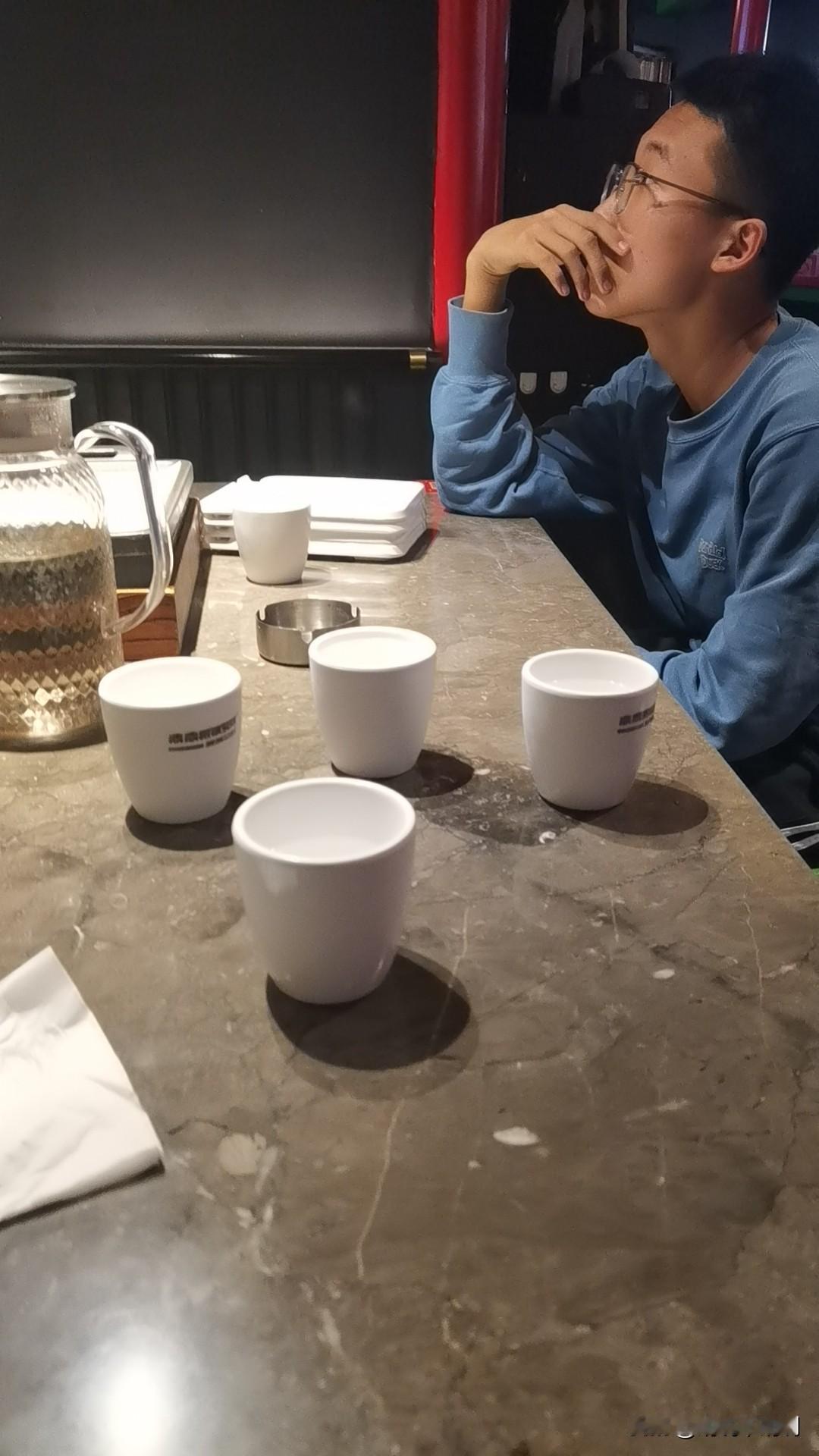 怎么西贝的老板又和罗永浩干上了？以前的事儿不是过去了吗？怎么又上了热搜了？看来是