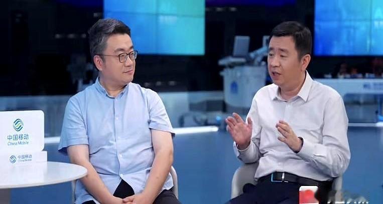 未来好就业的热门专业：
看了杨澜那个访谈，我才反应过来，原来AI已经悄悄地在帮我