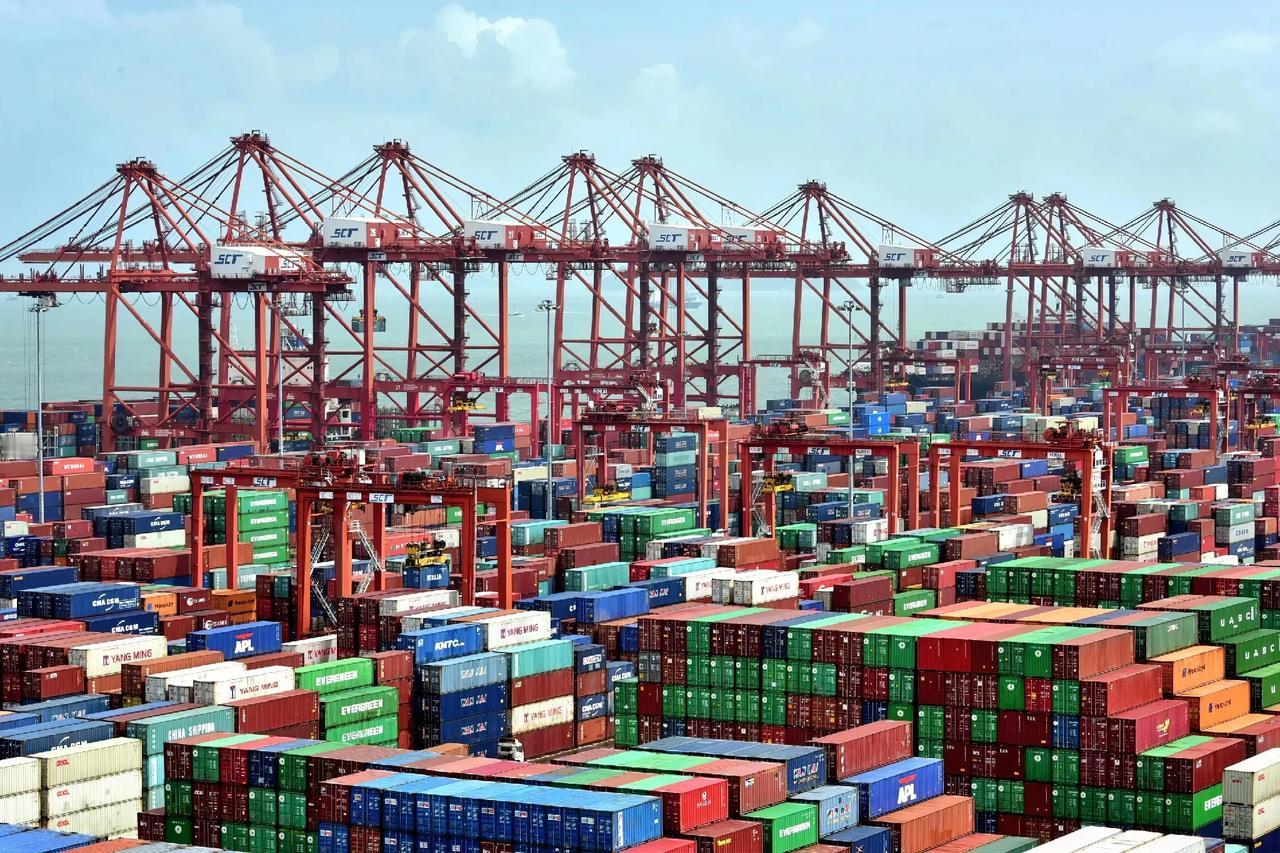 2023年前三季度
全国出口总额前三排名——
广东：40403.4亿元
浙江：2