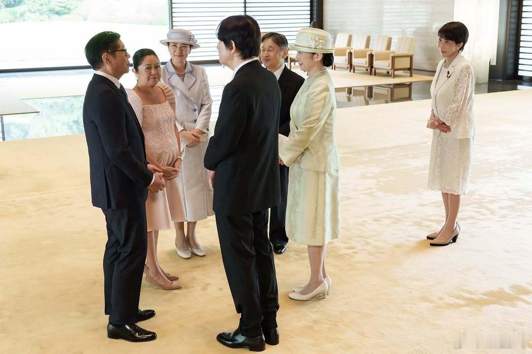 日本皇室 5月27日，菲律宾总统马科斯国事访问日本，德仁天皇、雅子皇后、皇嗣文仁