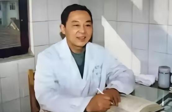 1970年，徐州的一个医生趁妻子不在，偷偷服用了4克毒性极强的曼陀罗花，你可能以