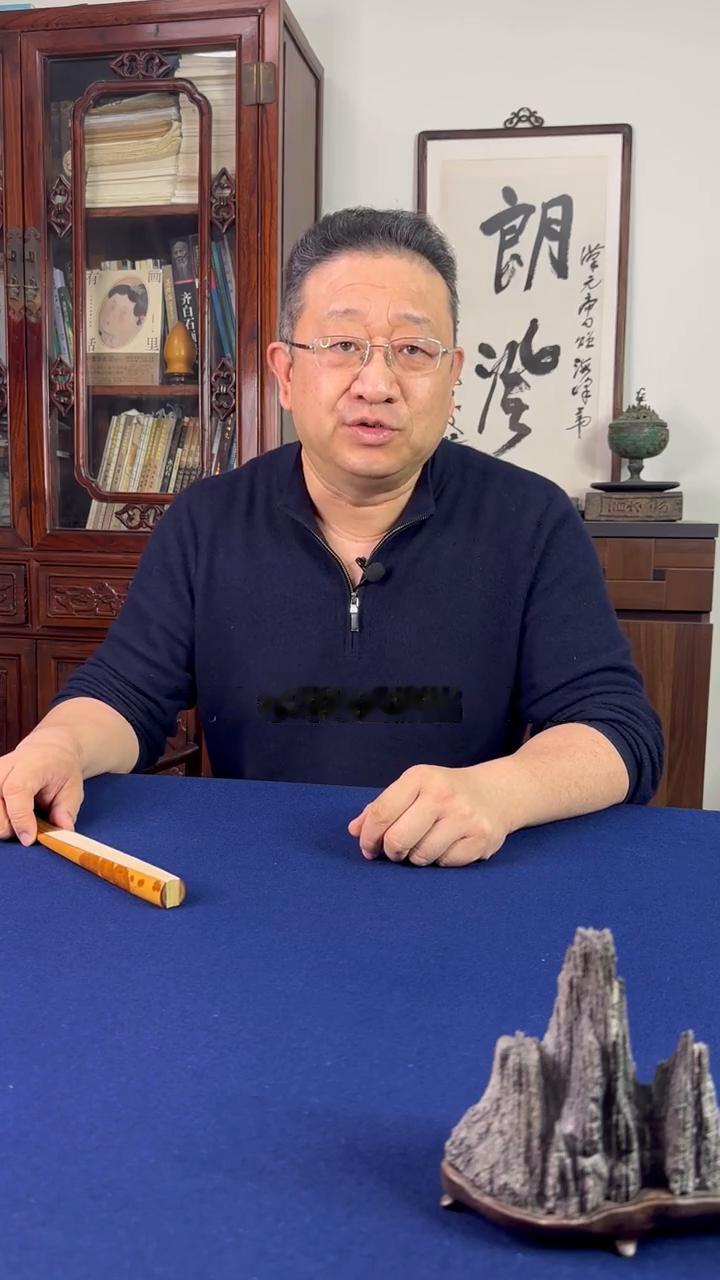 农民画家梵高。
顶级画家是学校教出来的吗？说NO的人里梵高一定是坐在头排。上期视