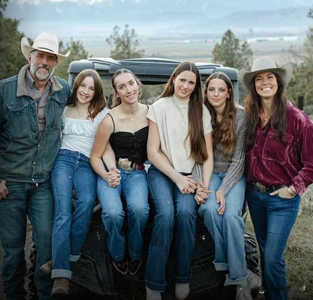 47岁的玛丽·赫弗南与53岁的丈夫布莱恩·赫弗南居住在加州，她因透露自己的四个女