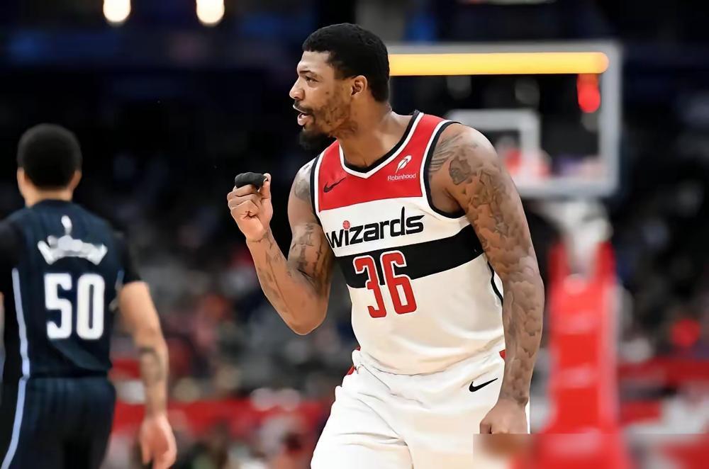 5年2.4亿，里夫斯狮子大开口，佩林卡办公室的电话估计要被打爆了。
你没看错，