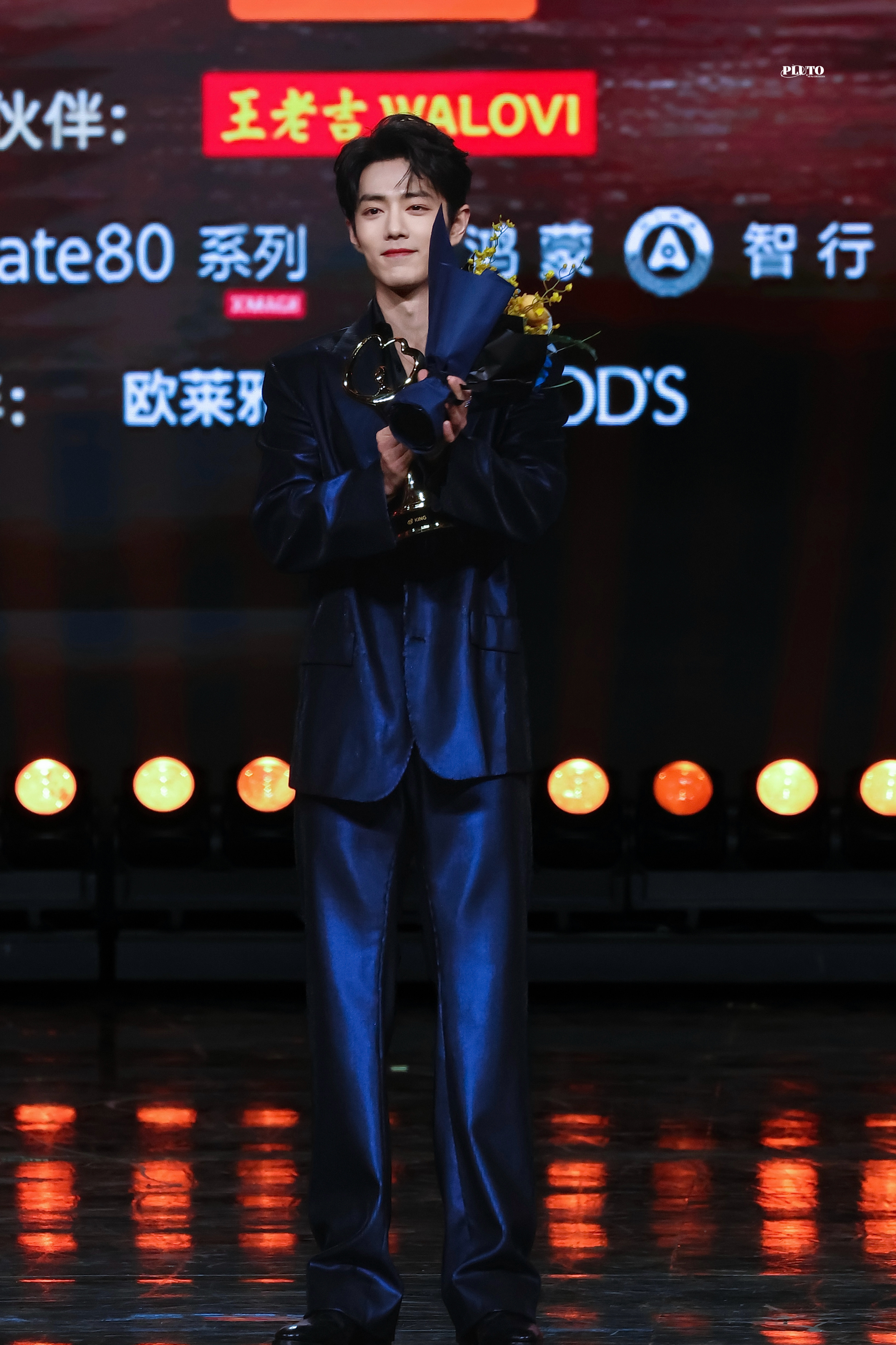 活在当下，每一帧都是热爱！肖战出发青岛进组十日终焉◎肖战解锁无限流题材📮肖战十