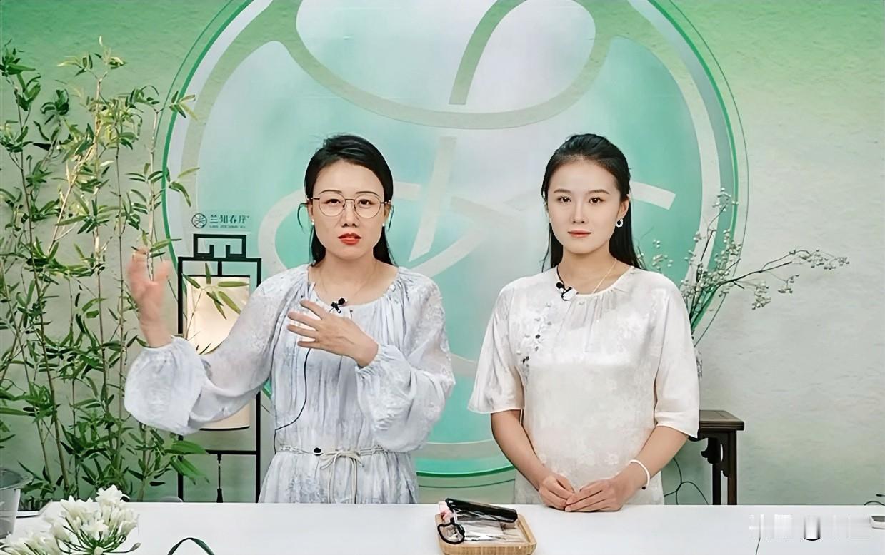 董宇辉的新账号兰知春序直播间
不到一个月时间已经稳稳的立住了
不仅经常冲进抖音带