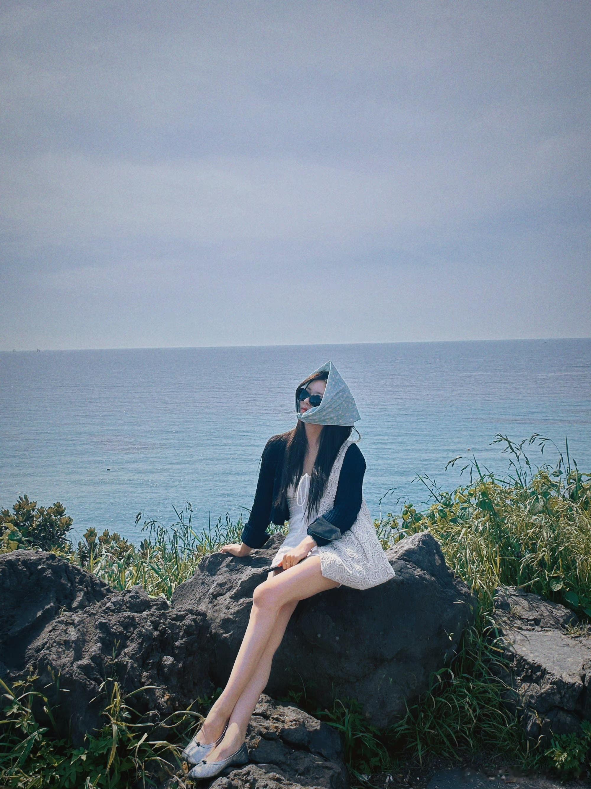 #赵露思回应p图事故# 赵露思回应p图事件大家如何看待呢？觉得赵露思这么美，需要