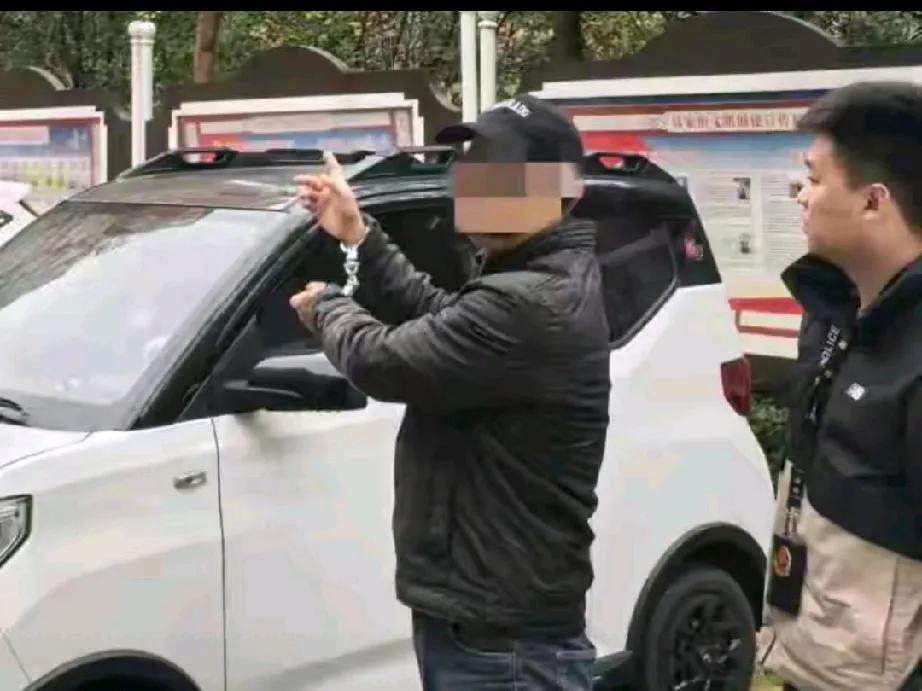 钢珠袭击事件：警方的“火眼金睛”

在繁华的武汉市硚口区北盛路，本应是一片宁静祥
