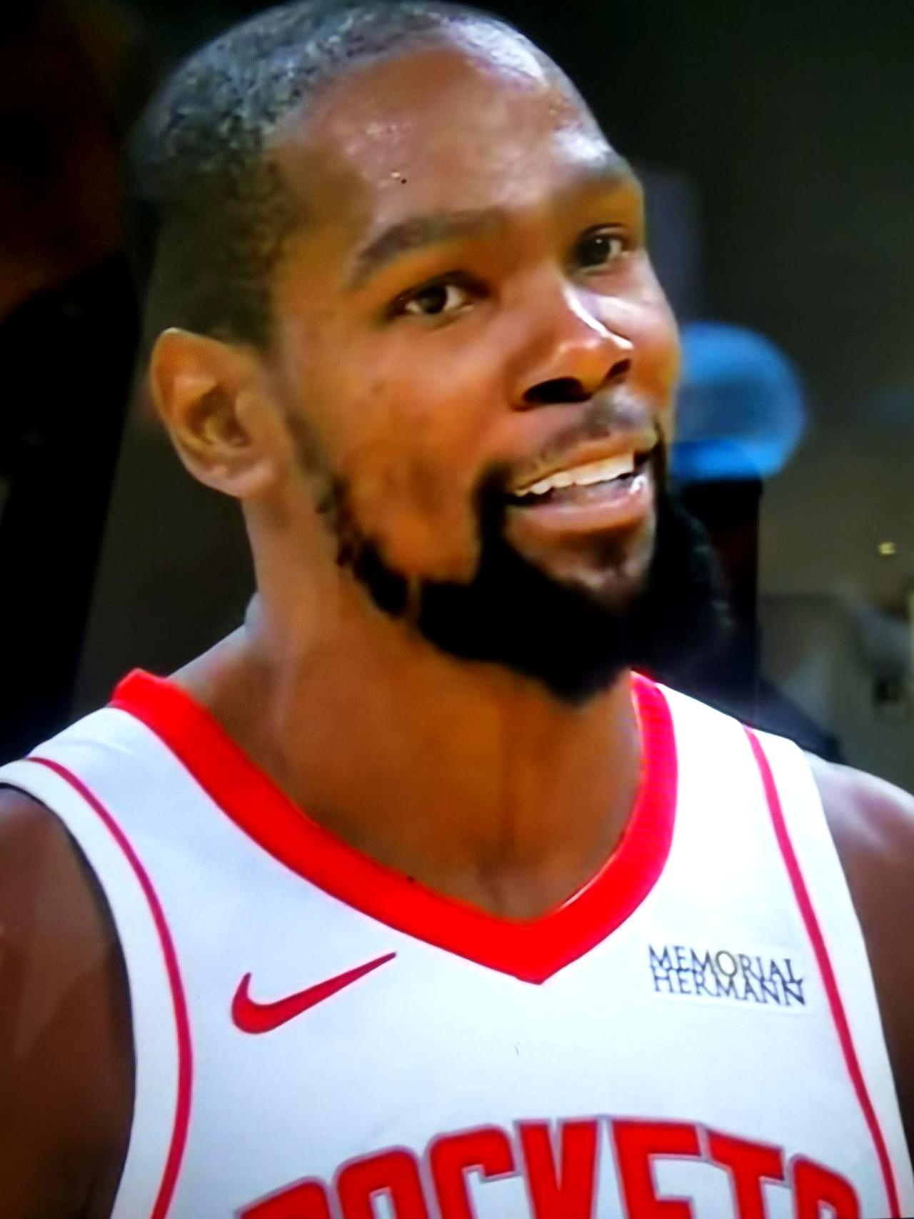 火箭客场114-104，击败骑士。
 

杜兰特今天手感一般，18投6中拿20分