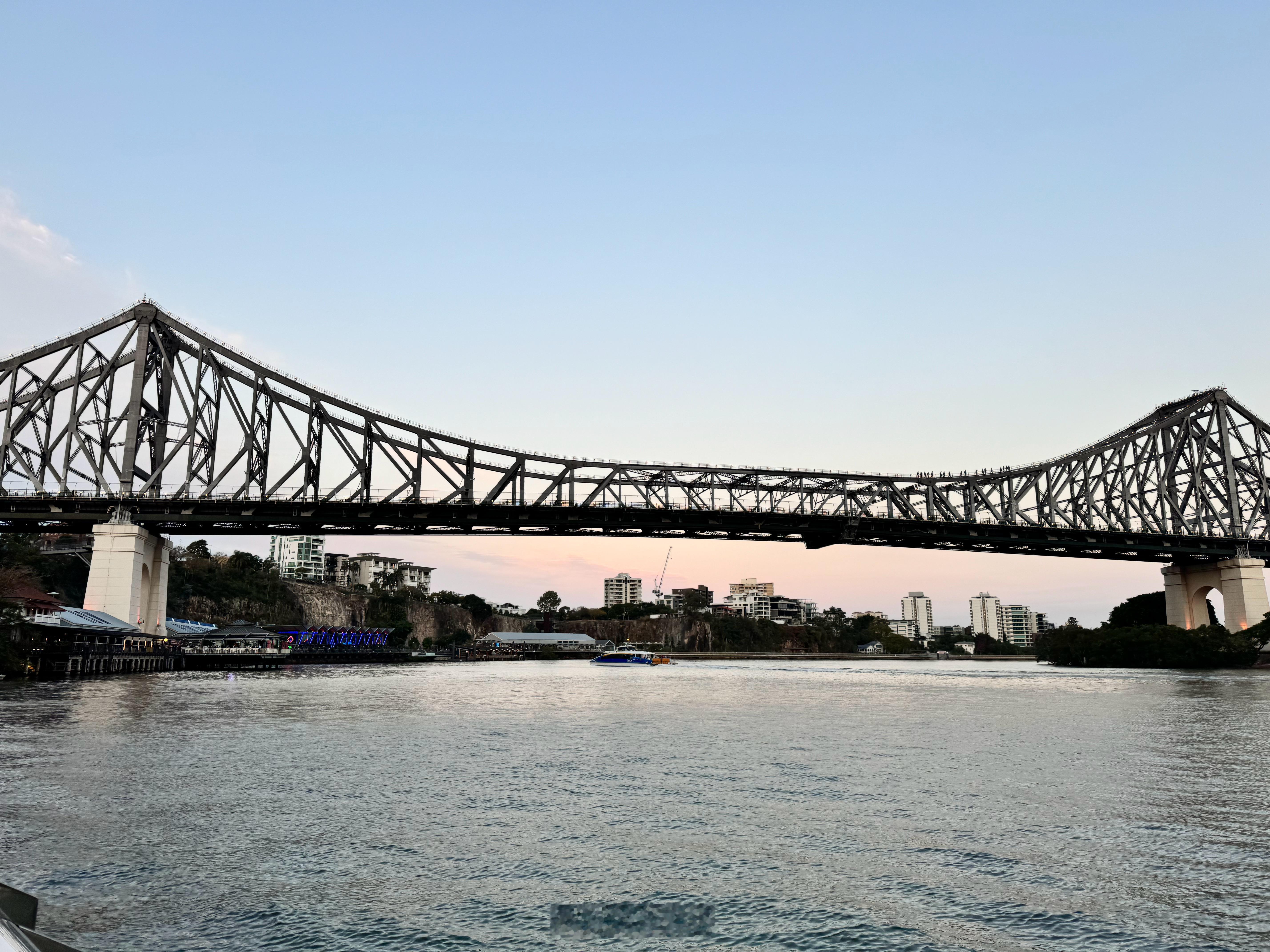 松弛感拉满的城市，布里斯班，也叫“布村”[嘻嘻]作为澳洲第三大的城市，但相比悉尼