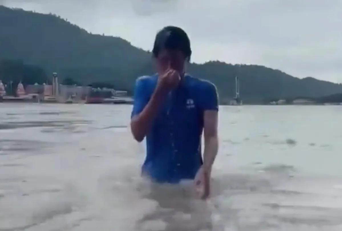 为支持印度申奥，日大使到恒河捏鼻子洗澡，高市访印可是带足了矿泉水！

这两件事放