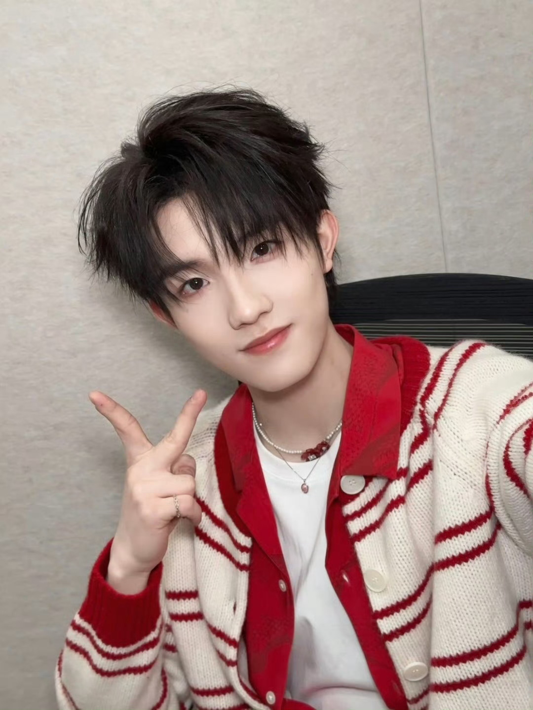 好喜欢这张！！超绝可爱小树杈✌🏻vs酷拽帅脸、、反差小苏我亲亲亲[亲亲][亲亲