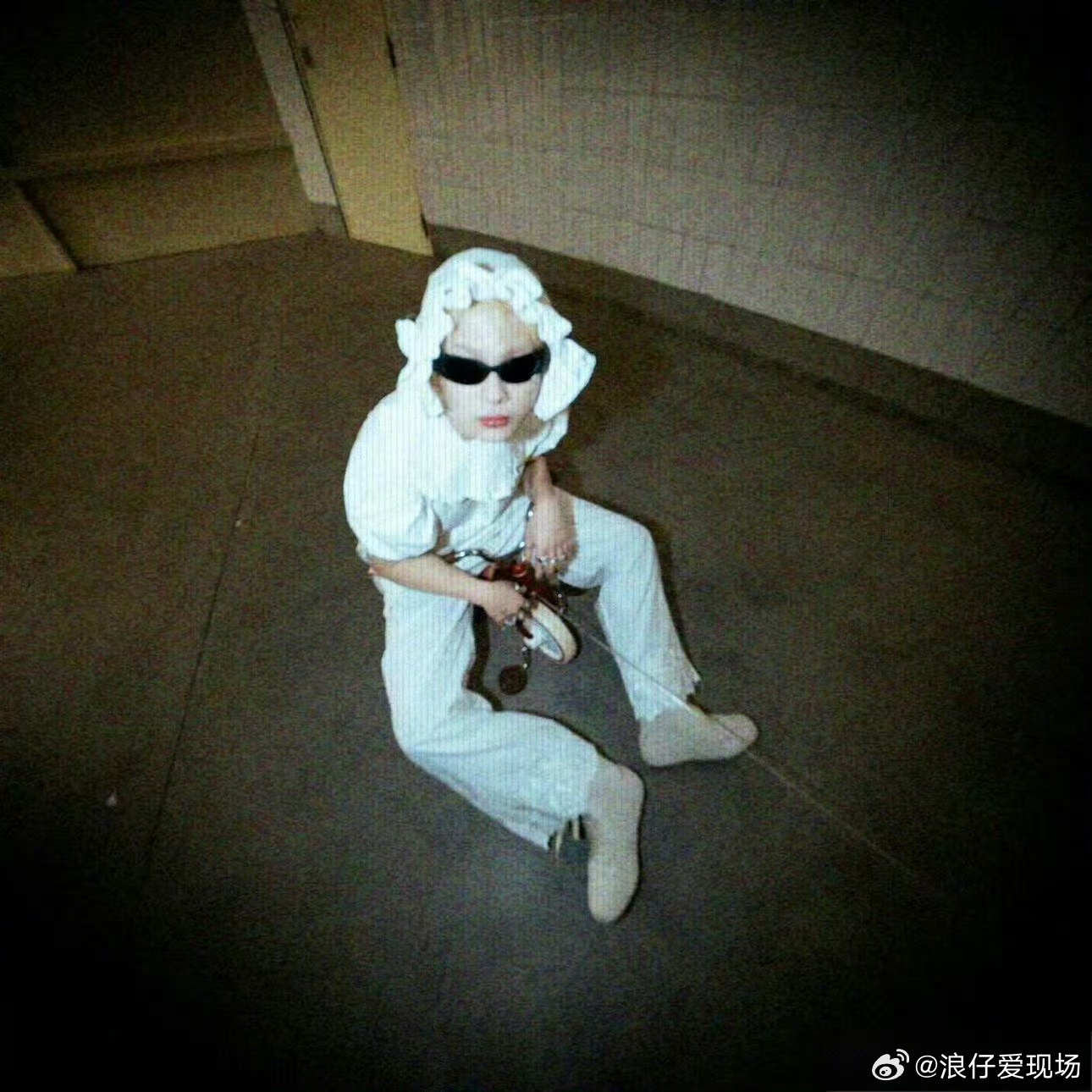 偶遇周震南跳广场舞 今晚周震南深圳演唱会生日场！南南提前给粉丝们惊喜，随机找粉丝
