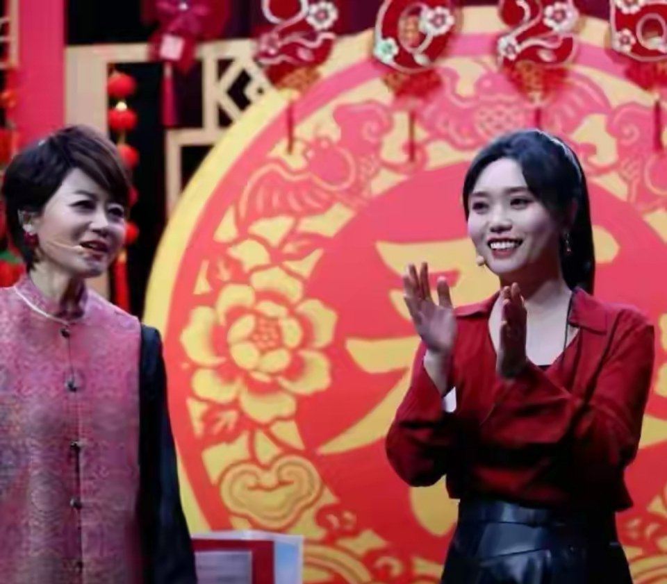 李雪琴这是瘦成闪电了吧！变化也太明显，整个人轻盈又好看～ 