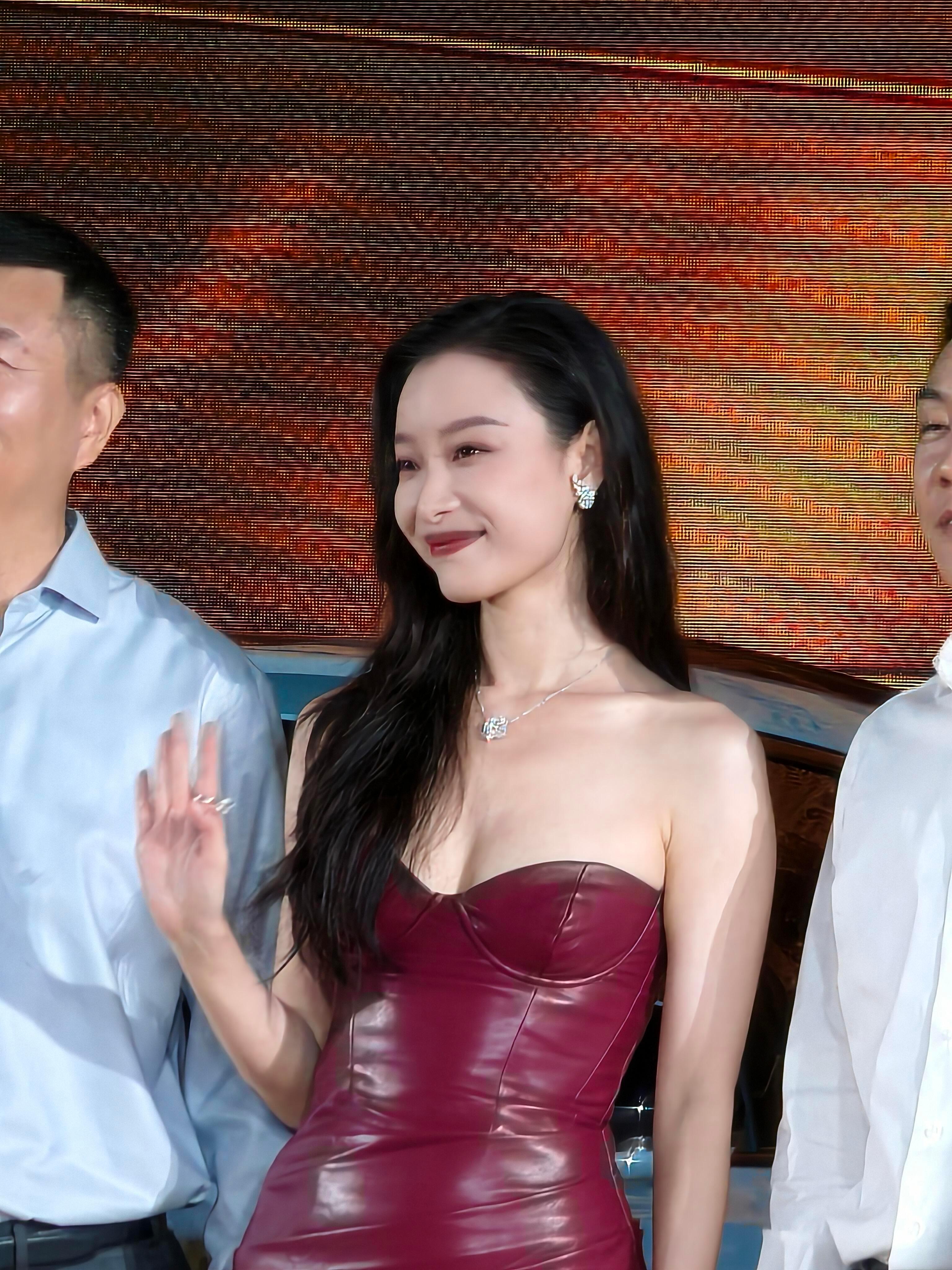 倪妮这身材这容貌，太讨人喜欢了！ ​​​