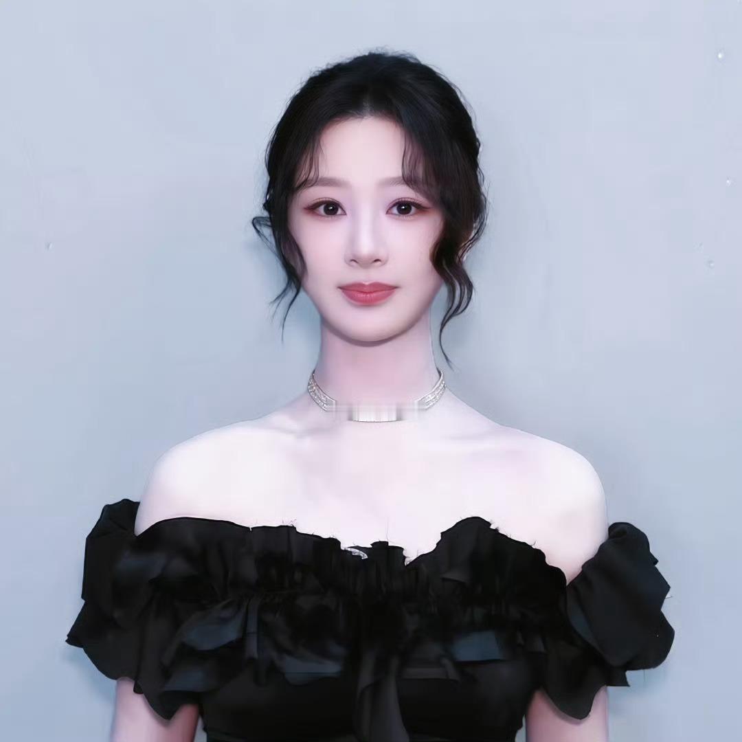 杨紫杨紫李祯yz杨紫家业宇宙众生哀苦中，你就是那一星半点的可爱