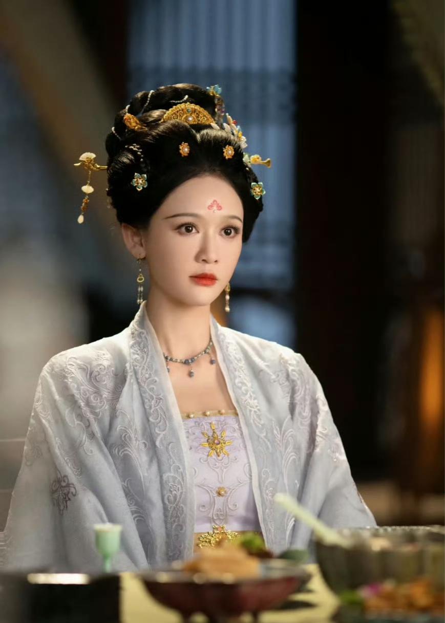 陈乔恩，拜托你别演戏了，

这么有钱了，有婚姻幸福，

好好回家享受婚姻和爱情不