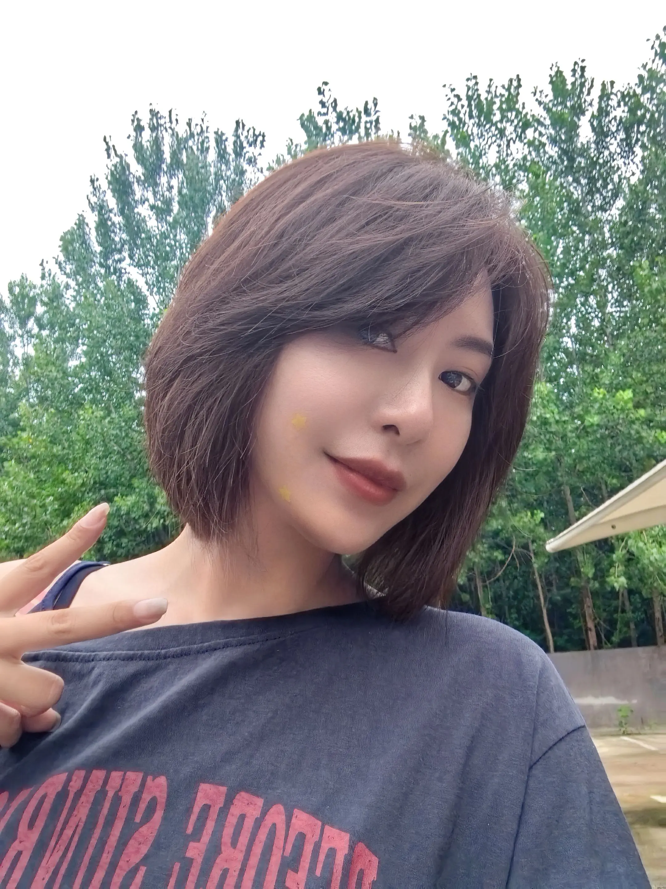 我的努力方式：菩萨保佑 财神保佑✌