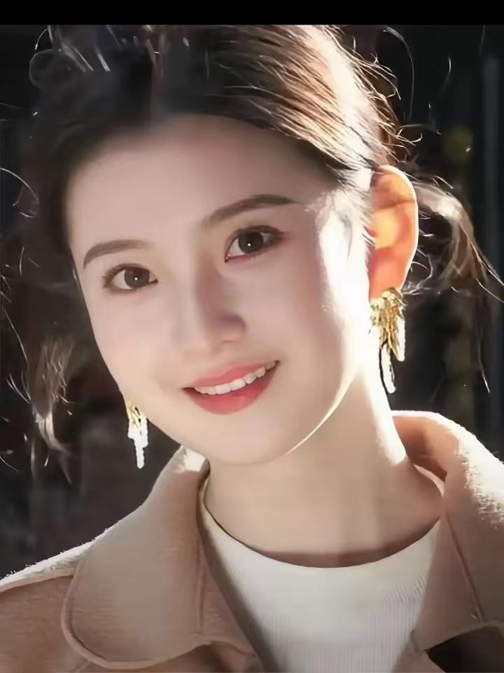 上海面试遇上奇葩考题。
长相干净清爽的女大学生专程跑去上海面试，本以为靠专业能力