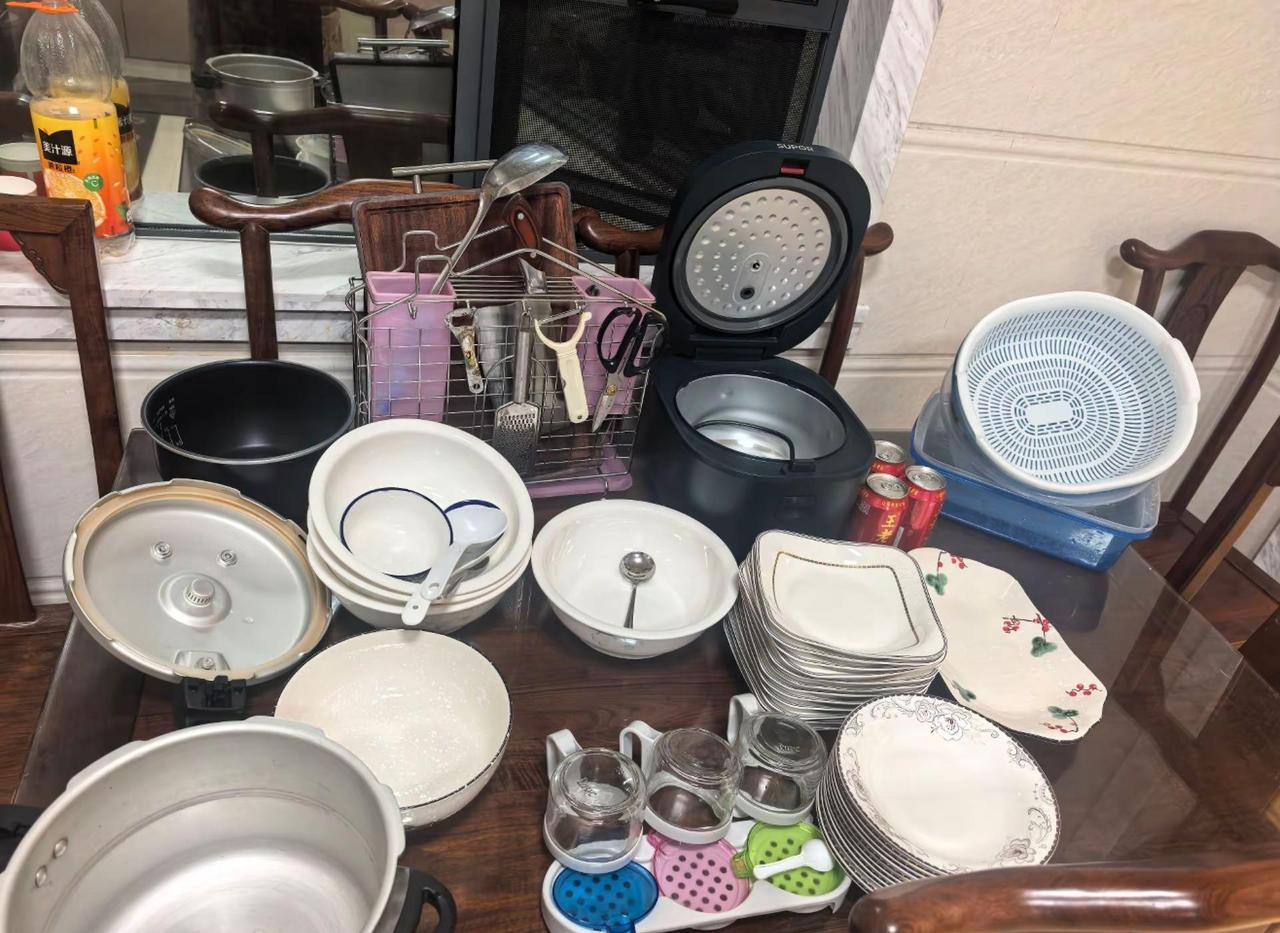 把家里收拾好！ 春节是充电站，充饱了亲情与欢乐的电；现在，让我们这台充满能量的机