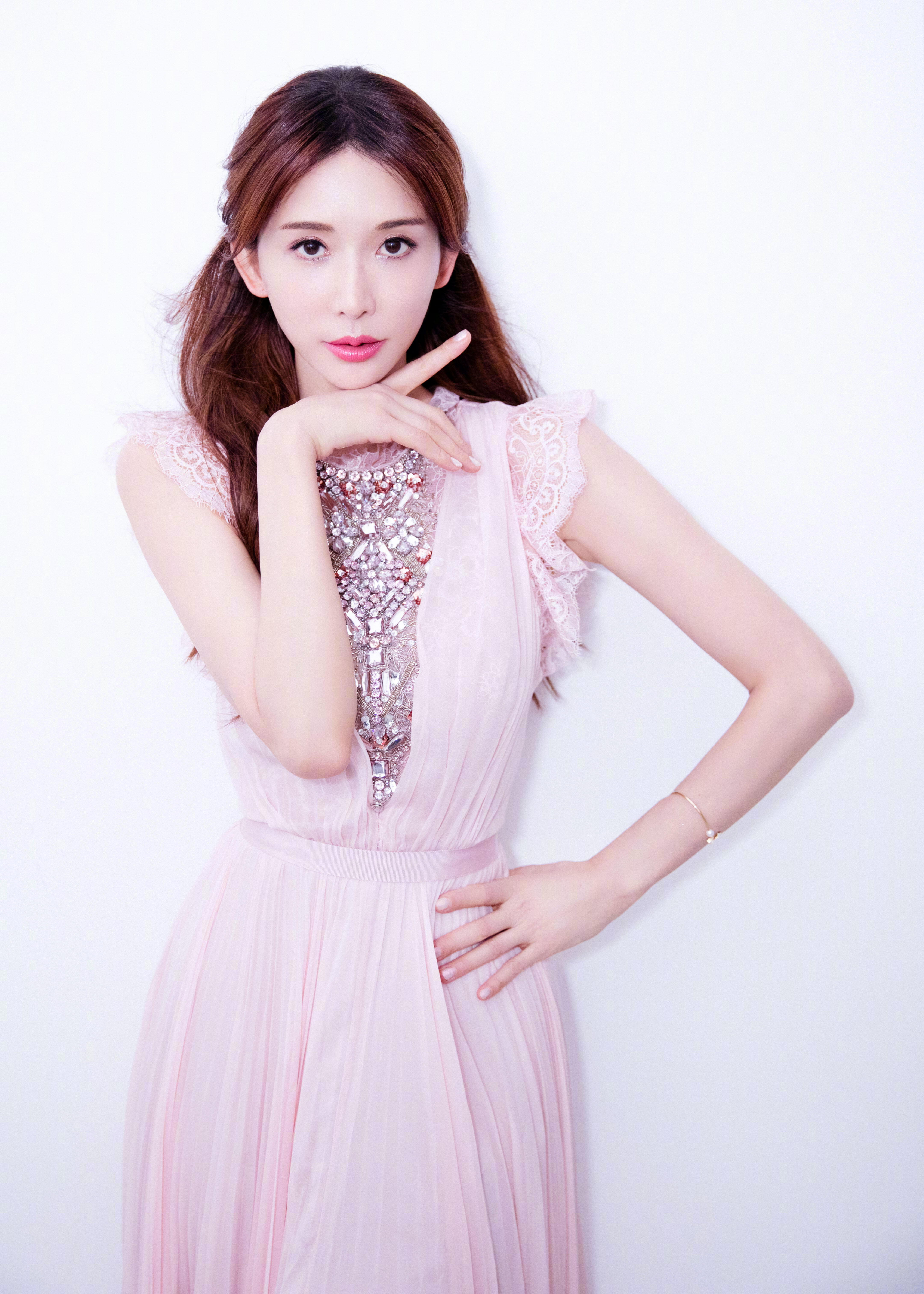 找不到林志玲这个视频的退出键 哈哈，我也有同感，终于明白为什么长辈们那么喜欢林志