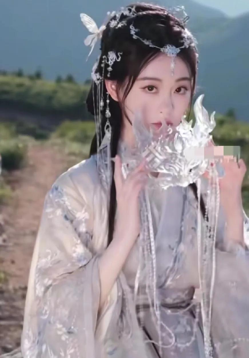6月23日，祝绪丹发文官宣与嘉行传媒到期不续约了，并感谢了嘉行十年来的栽培，过去