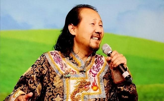 2000年，是腾格尔人生跌落谷底最难熬的一年。事业惨败、家财散尽，人生走到了前所