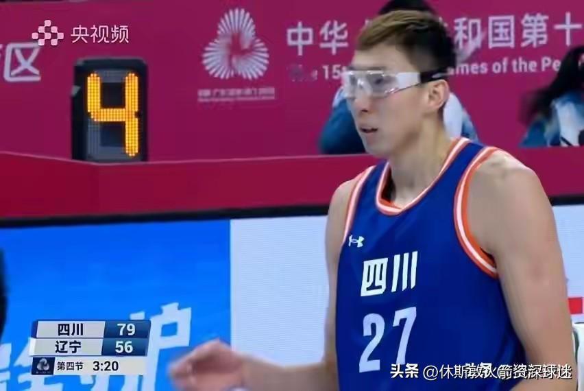 周琦在全运会大杀四方，不知道回到国家队会不会又宣告伤病呢？话说周琦这几年基本没为