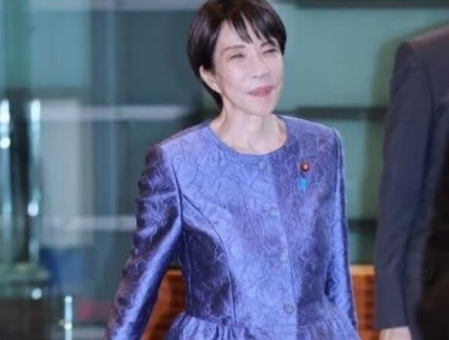 日本首相高市早苗在东京发表演讲。她表示：对于和中国进行对话持开放态度。同时，她强