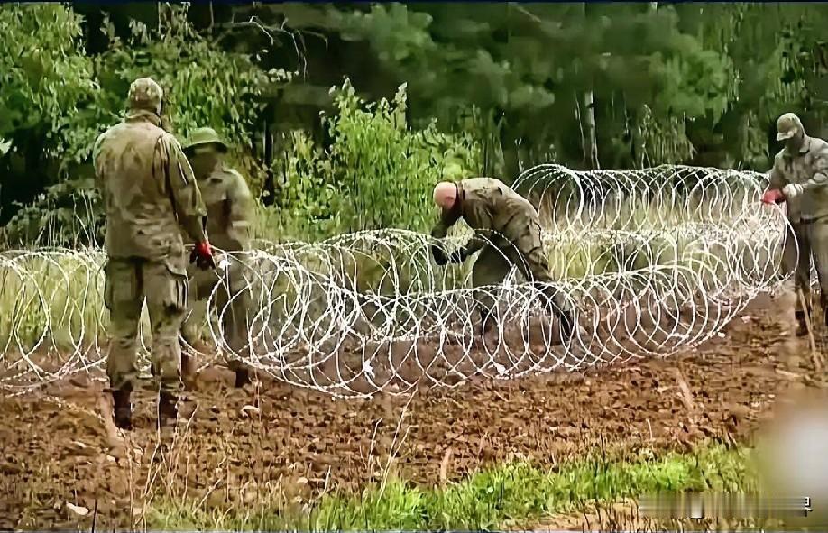 12月18日早上的最新消息速报，全都不容错过，第二条：波兰重启杀伤人员地雷生产：