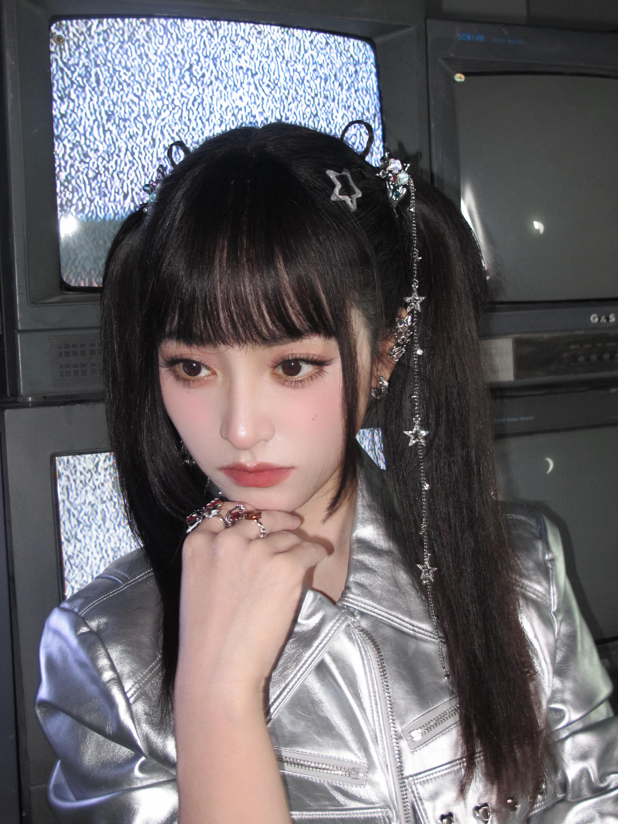 沈月你还有什么惊喜是真不知道的，今天是双马尾机械鬼马少女来的吧，完全bjd娃娃来