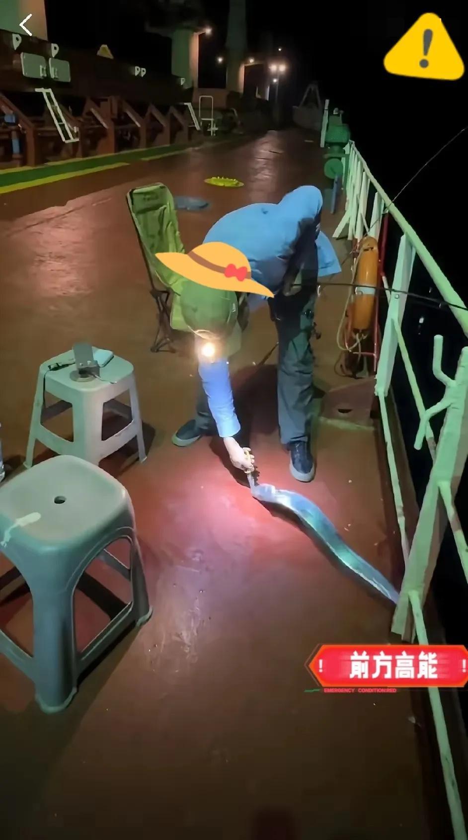 牛逼还得是咱中国人！
被困在霍尔木兹海峡的中国海员发视频：已经60天了，马上离开