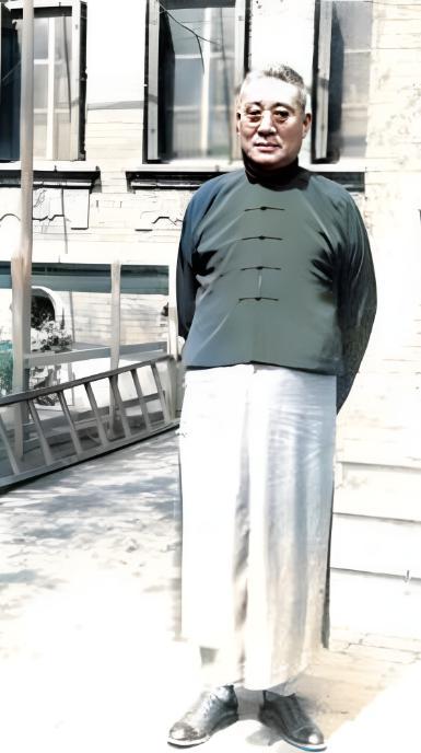 1951年，南开大学创始人张伯苓去世后，亲人在帮他整理遗物时，从他口袋中掏出6元