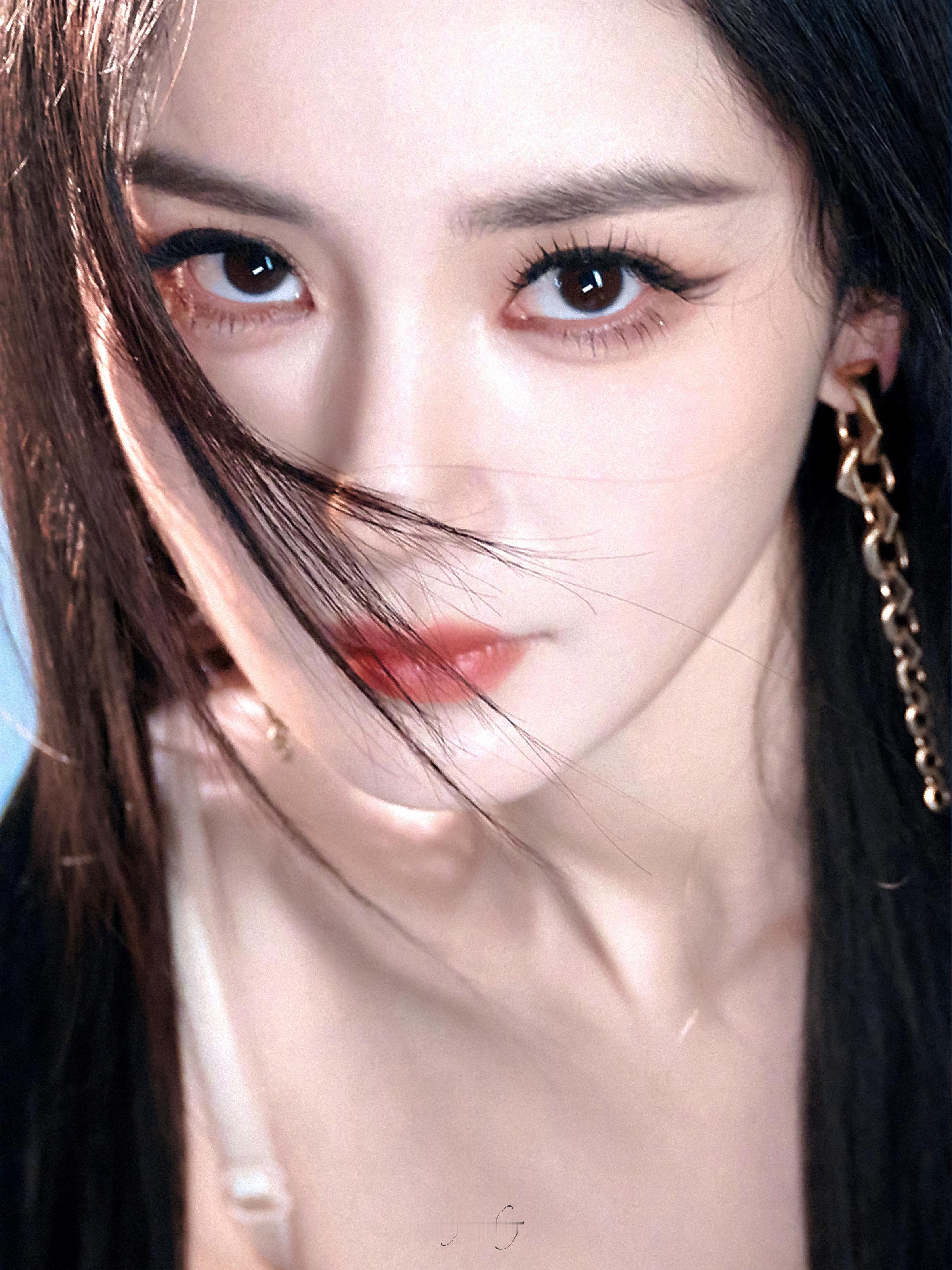 杨幂｜🎞️黑与白，光与影。年度女演员杨幂杨幂杨幂