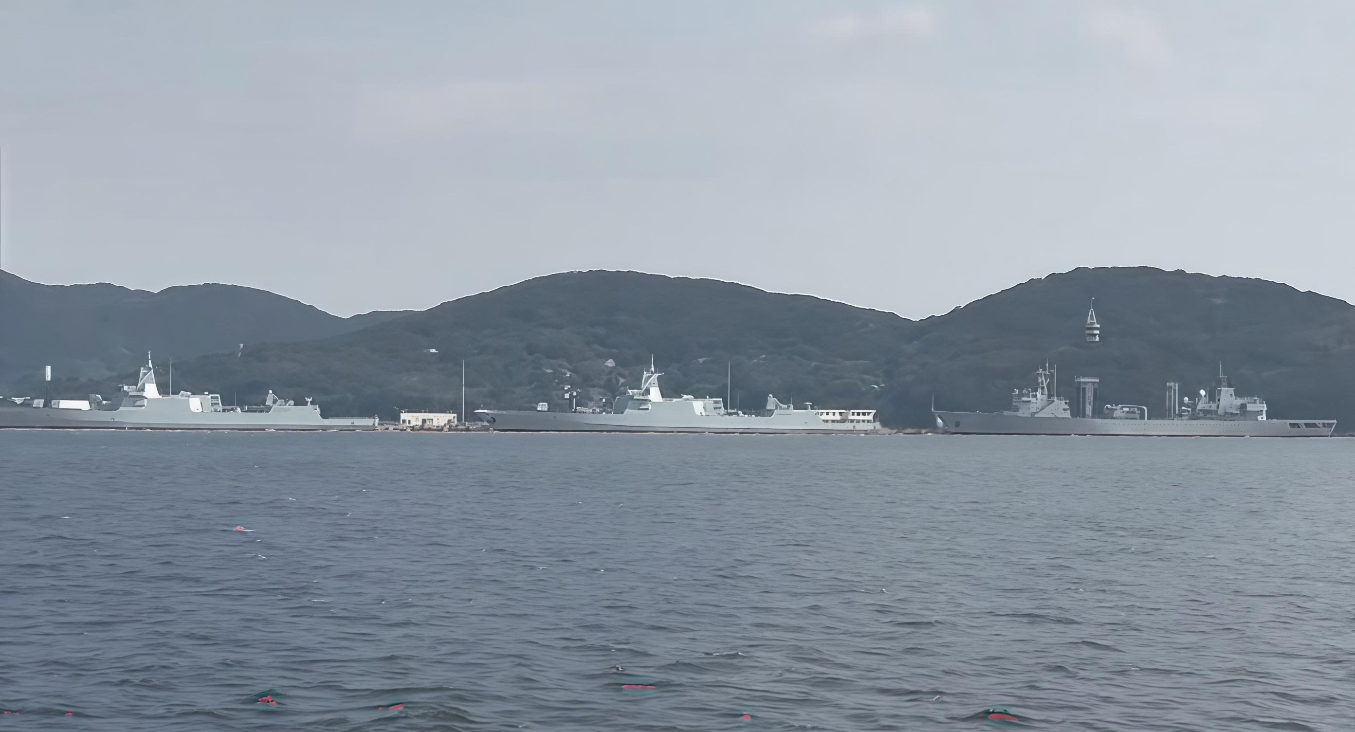 东边的055到货2艘了，还没刷号 本批次6艘055是南边2艘、东边4艘 还有一艘