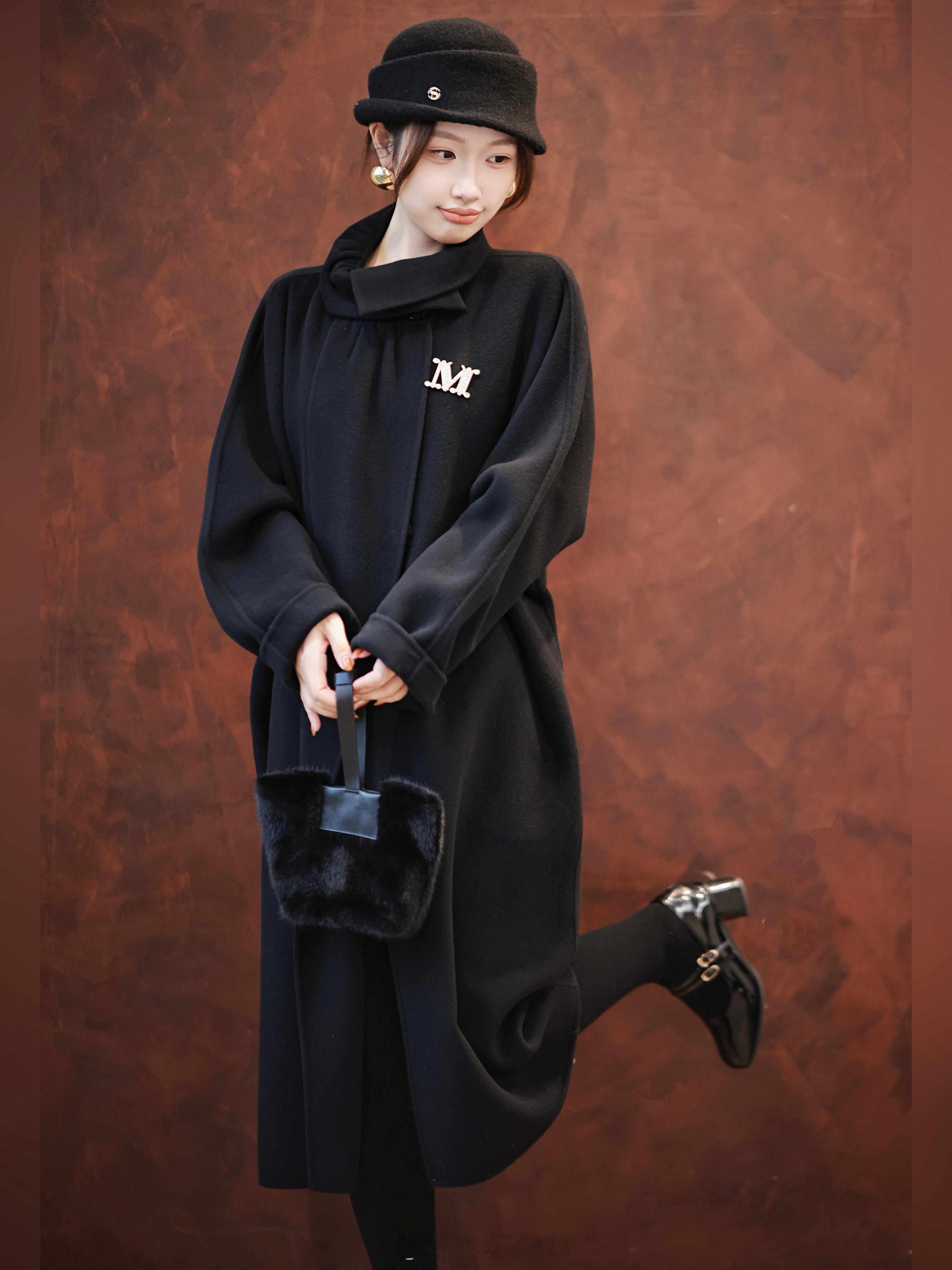 美哉美哉！[春游家族]这大衣是气质王来的吧贵气不浮夸的感觉 只有花瓣领能给我了！