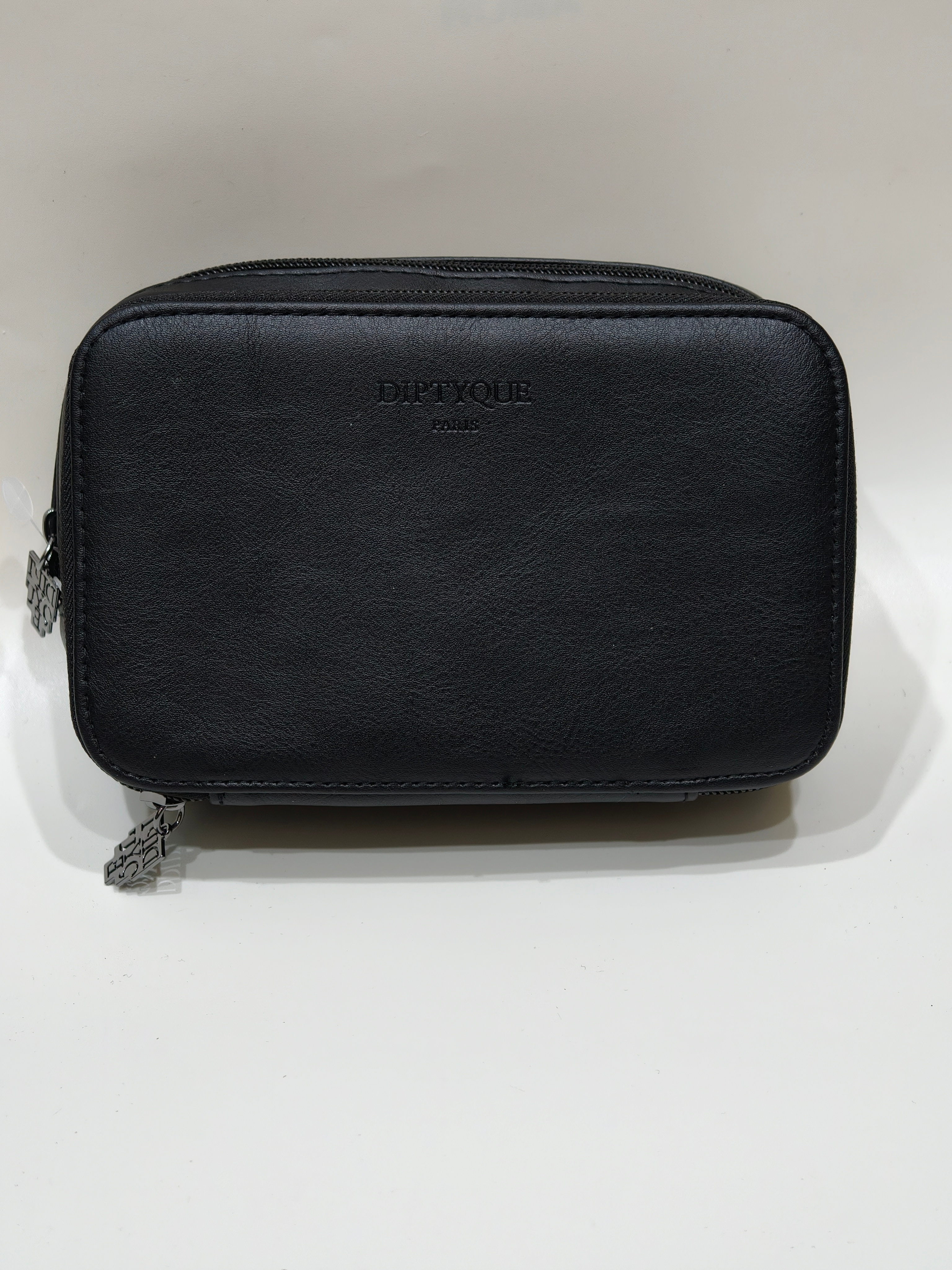 卡塔尔航空蒂普提克联名 限量洗漱套装关注评论就行！送给大家！评论区聊聊：出门旅行