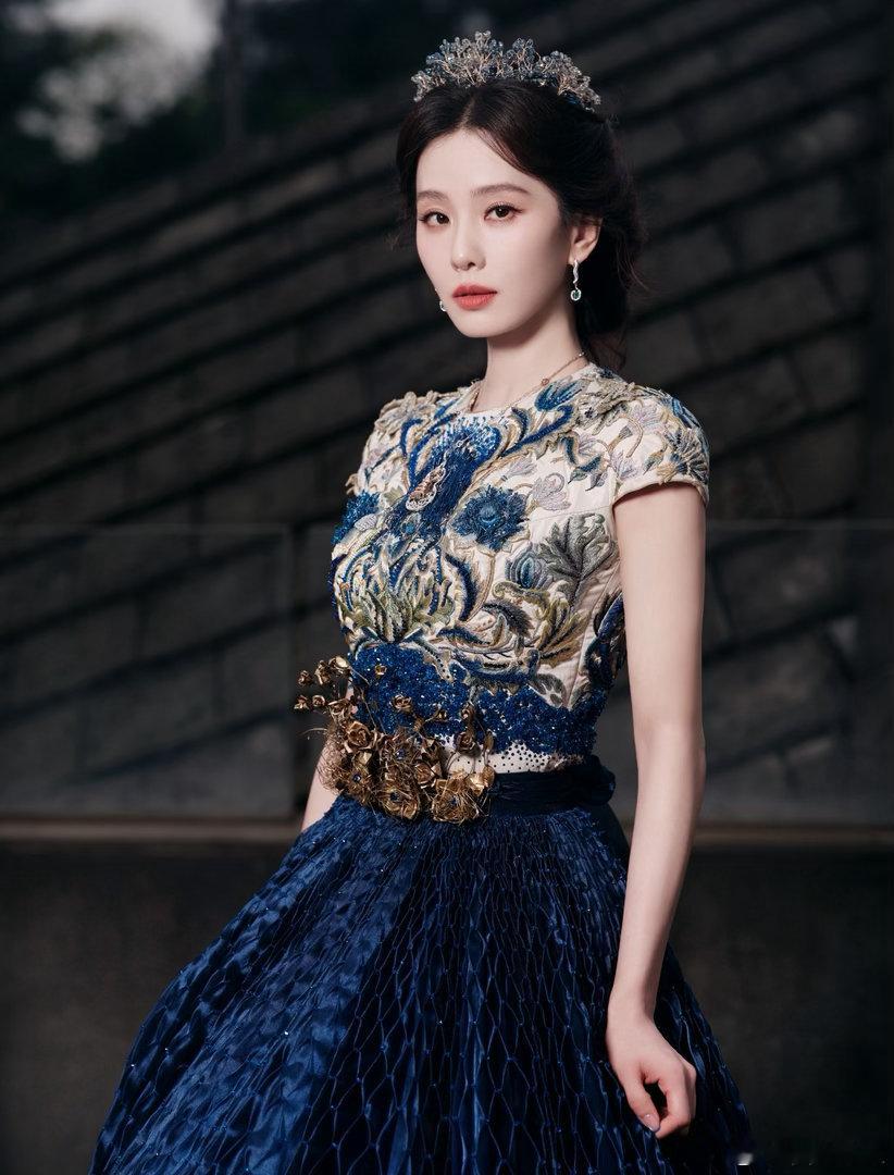 刘诗诗是懂娃衣的 看到诗诗搭的娃衣真的眼前一亮，不是随便玩玩那种，每一套都像小型