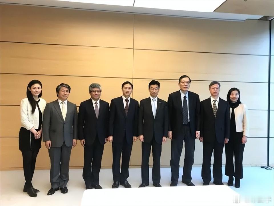 时隔四年之后，日本经济代表团25日再度访华，获中方高规格接待。        此