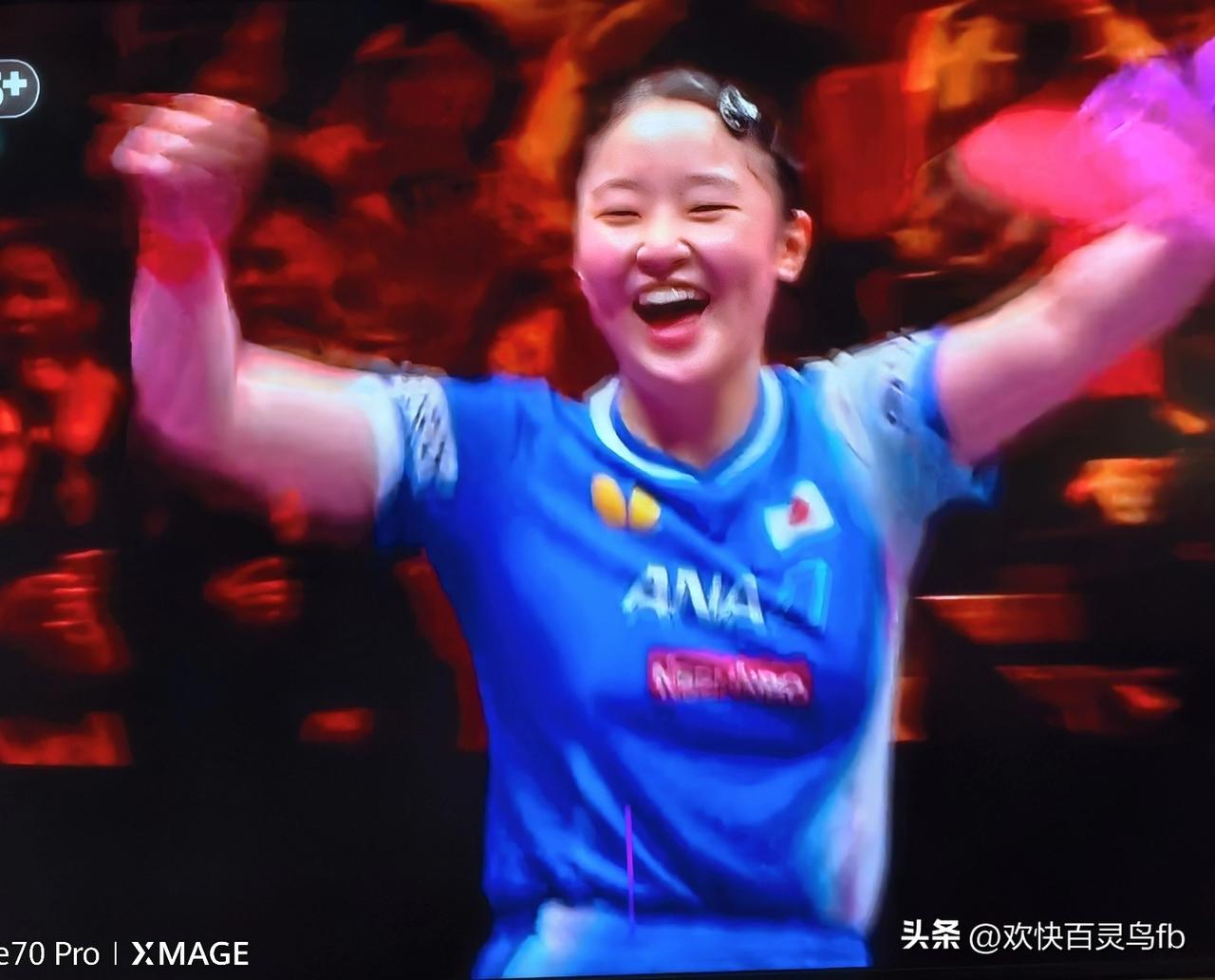 第一次看到他们父女拥抱
第一次看到张本美和夺冠后的笑容
小姑娘打的确实好
她值得