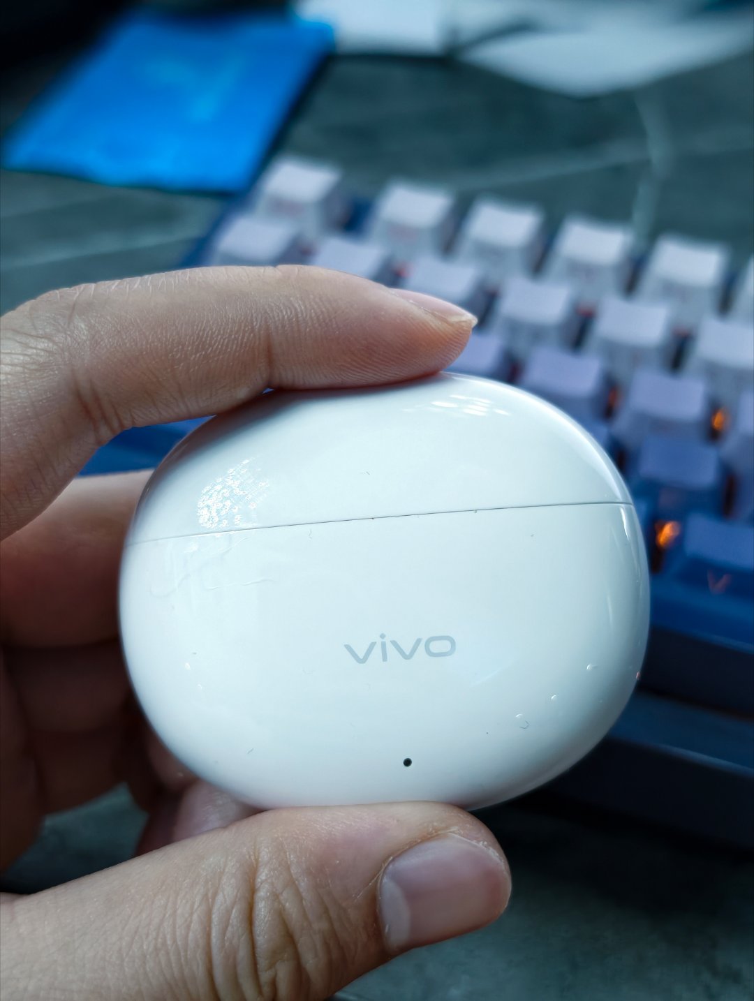 vivo tws 5刚丢拿出购机送的tws a4今天应付下作为木耳朵，你要我说音