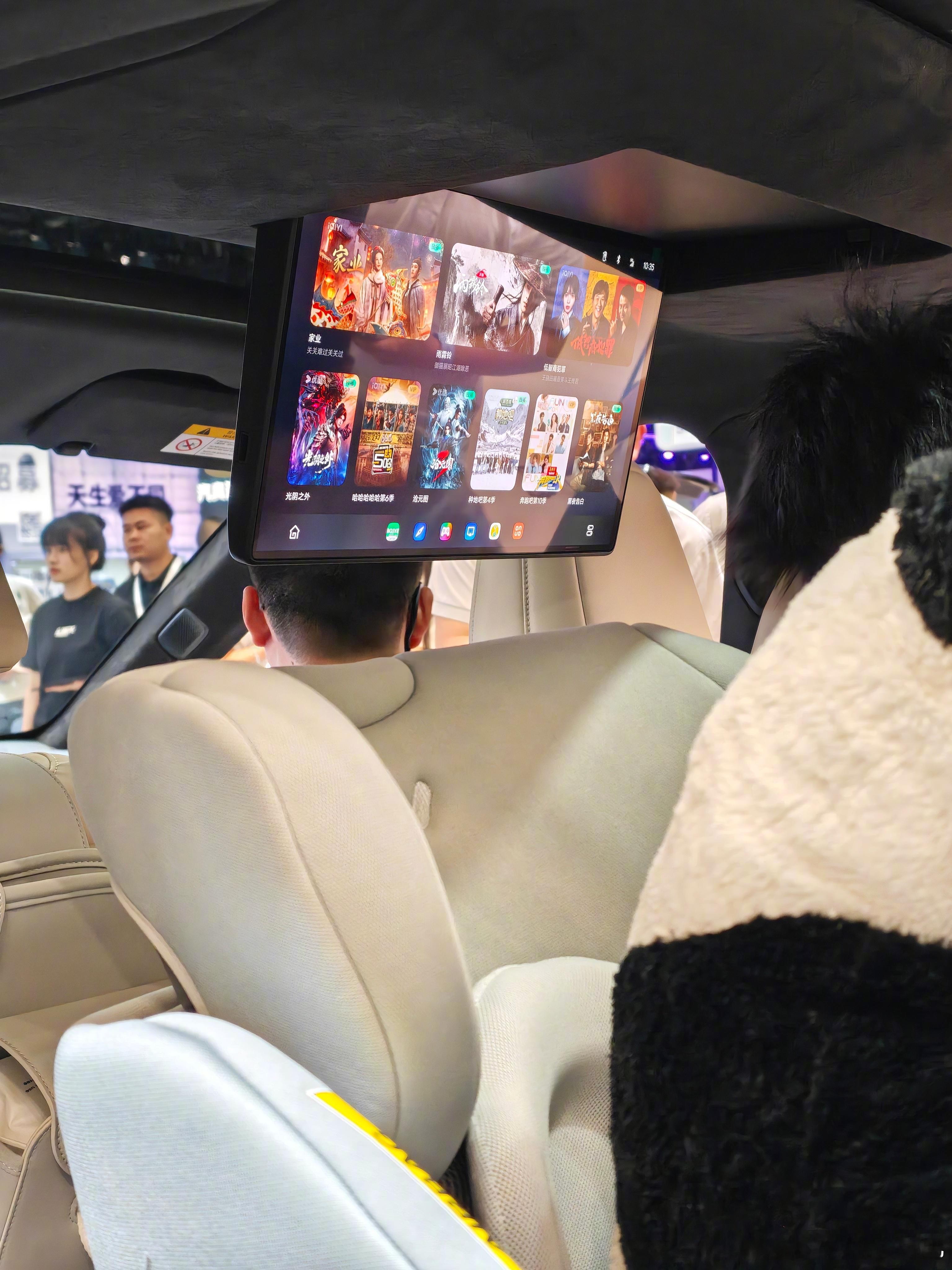 不得不说乐道L60 是真的受欢迎，累计交付近 10 万台，产品净满意度同级第一。