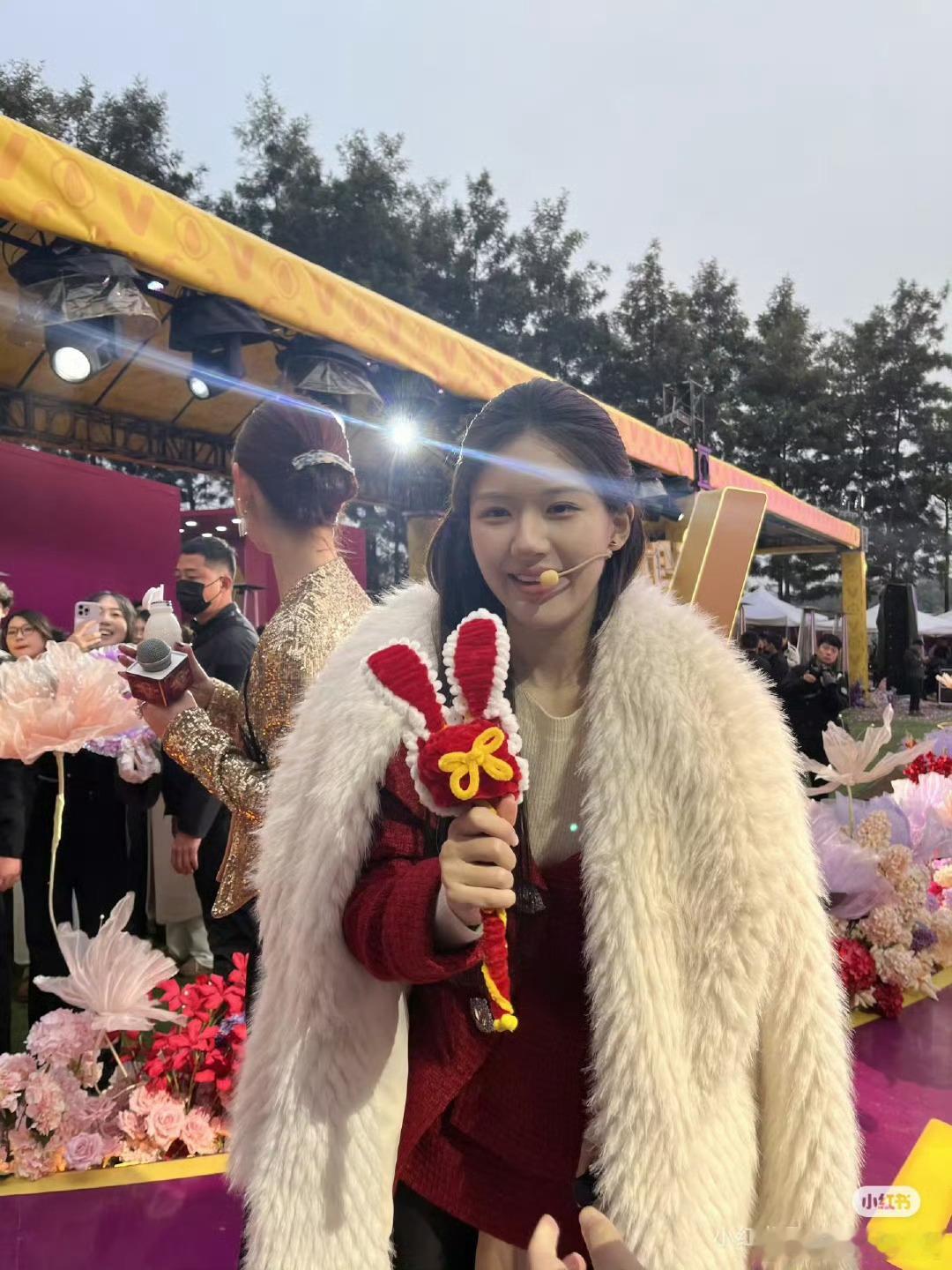 赵露思直播 谁还没有看这个赵露思直播[抓狂]她说希望大家把所有的困难和不好都留在