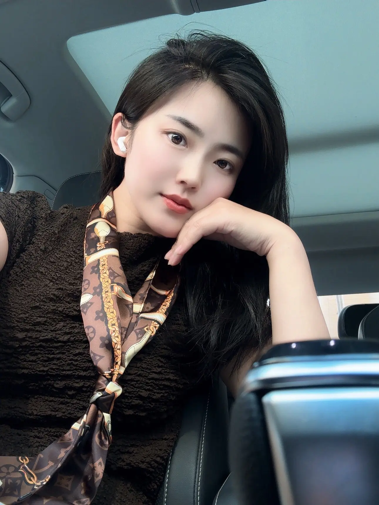 我总要清醒  任何人都不会是我的靠山  花落花残  人聚人散 谁又能记住我几年