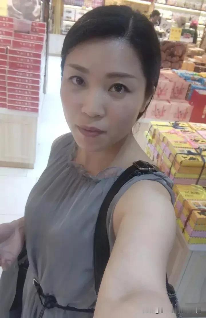 本人出租，一天一百块，吃饭，喝酒，聊天，有租的没，在线等？